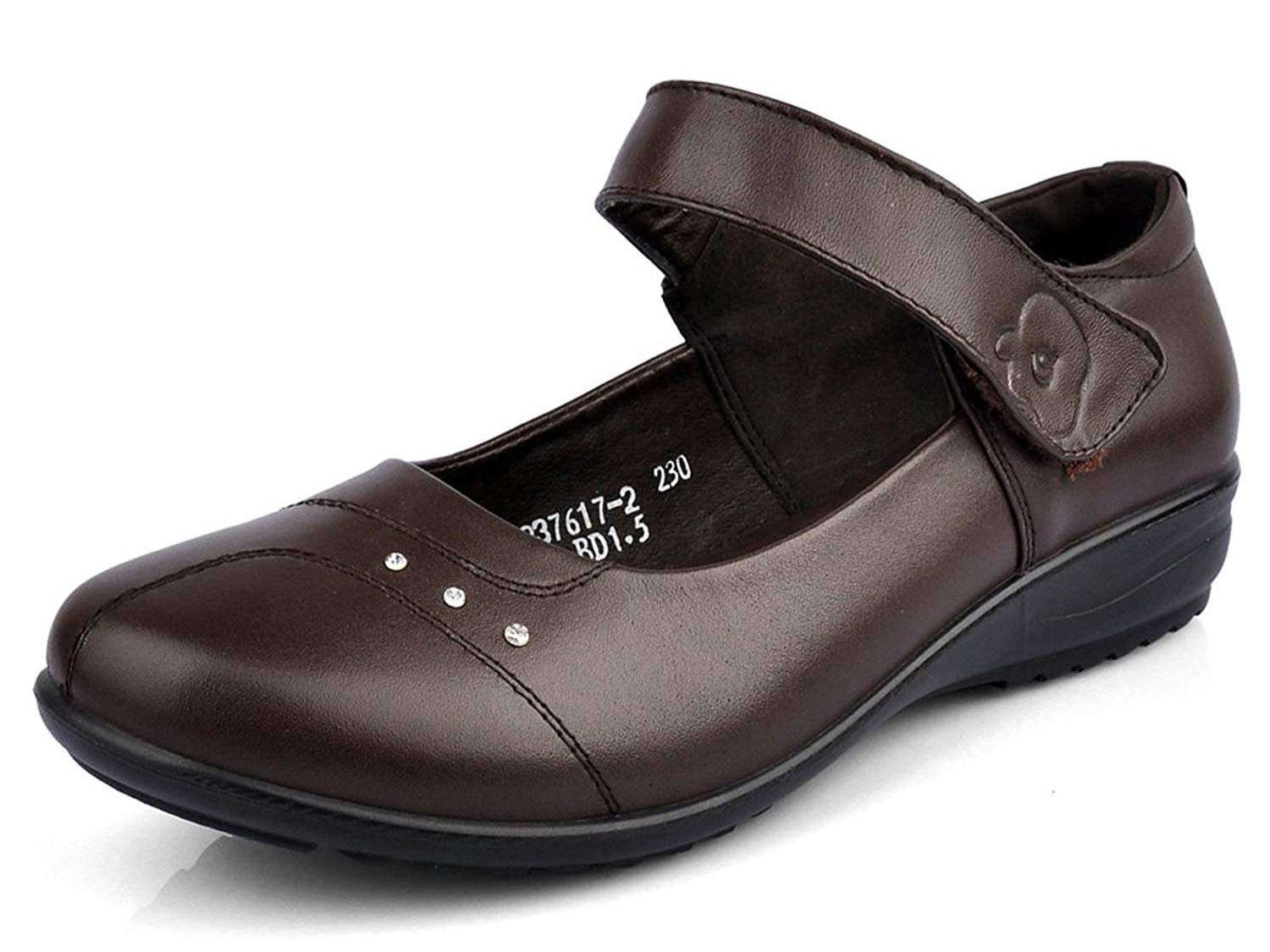 Water-based polyurethane resin for shoe paint